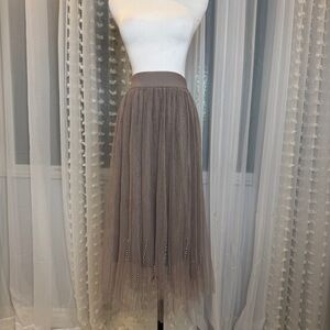Metro Wear Elegant Taupe Tulle Midi Skirt
